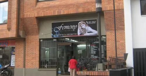 FEMENI PELUQUERIA FEMENI PELUQUERIA